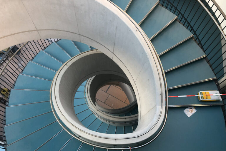 Atrium Treppe Foto - Brandschutzsanierung Duale Hochschule BW Stuttgart